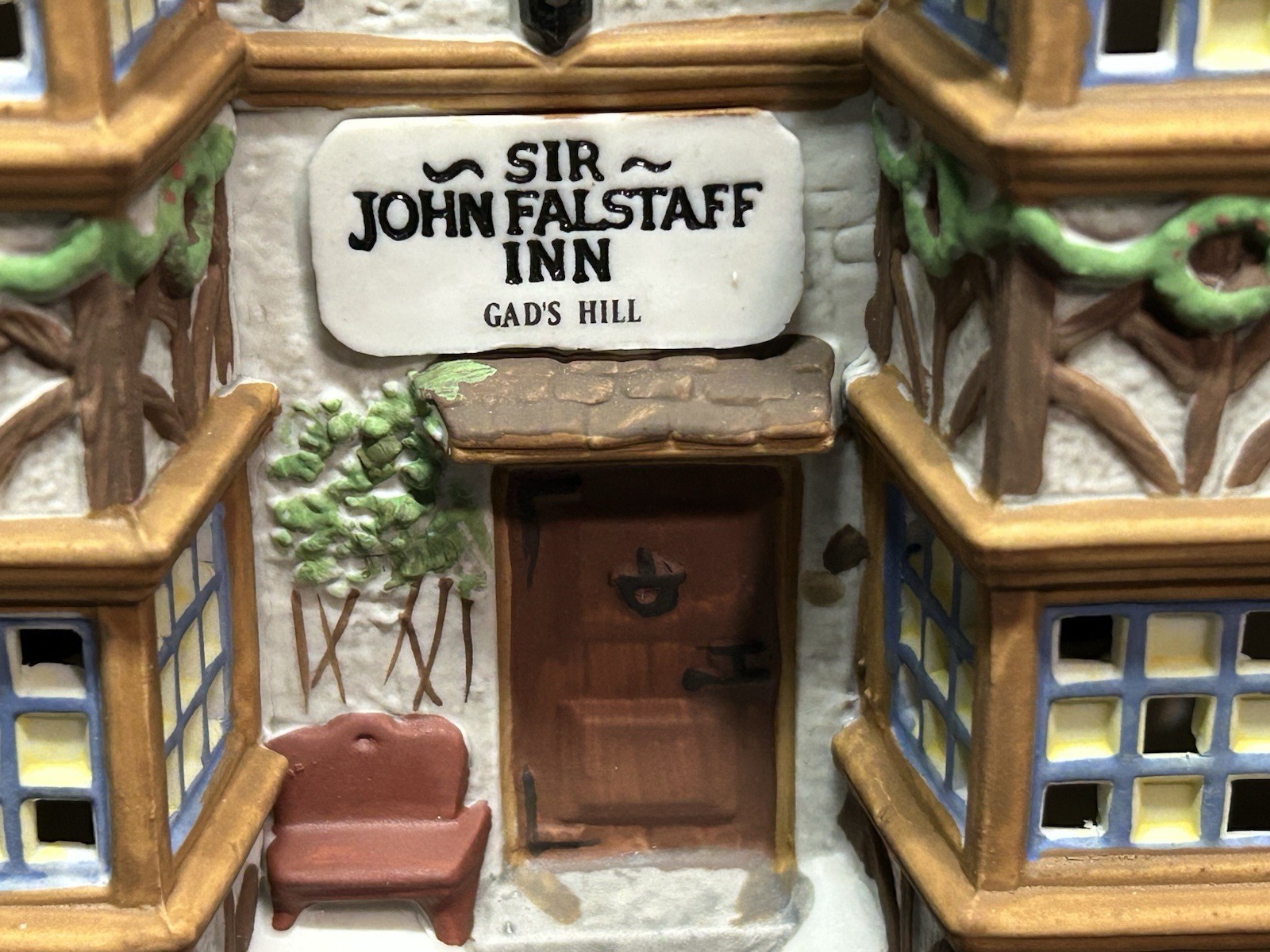Dept 56 HV Dickens’ Village Series Sir John Falstaff Inn 4th Edition, 1995