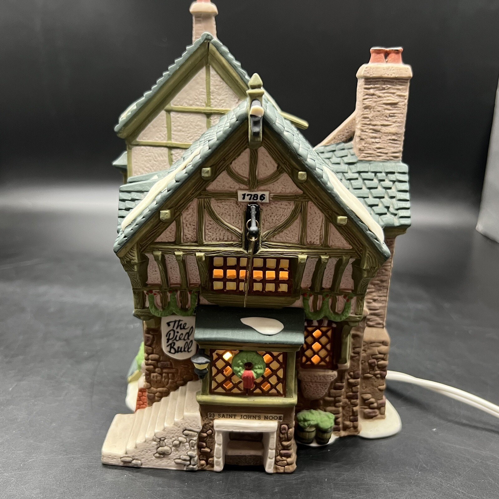 Dept 56 Heritage Village Collection The Pied Bull Inn w/ Box Light & Literature
