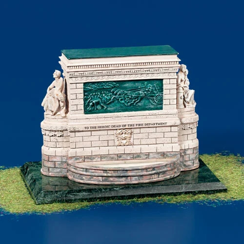 Dept 56 FIREMEN’S MEMORIAL MONUMENT American Pride Collection 56.57707 NEW