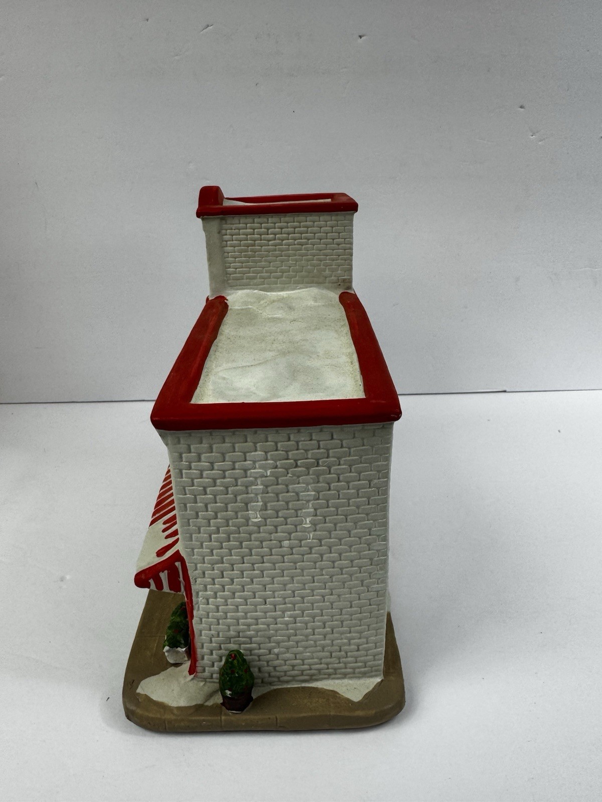 Holiday Time Christmas Village Store Lighted Waltons 5 & 10 Works