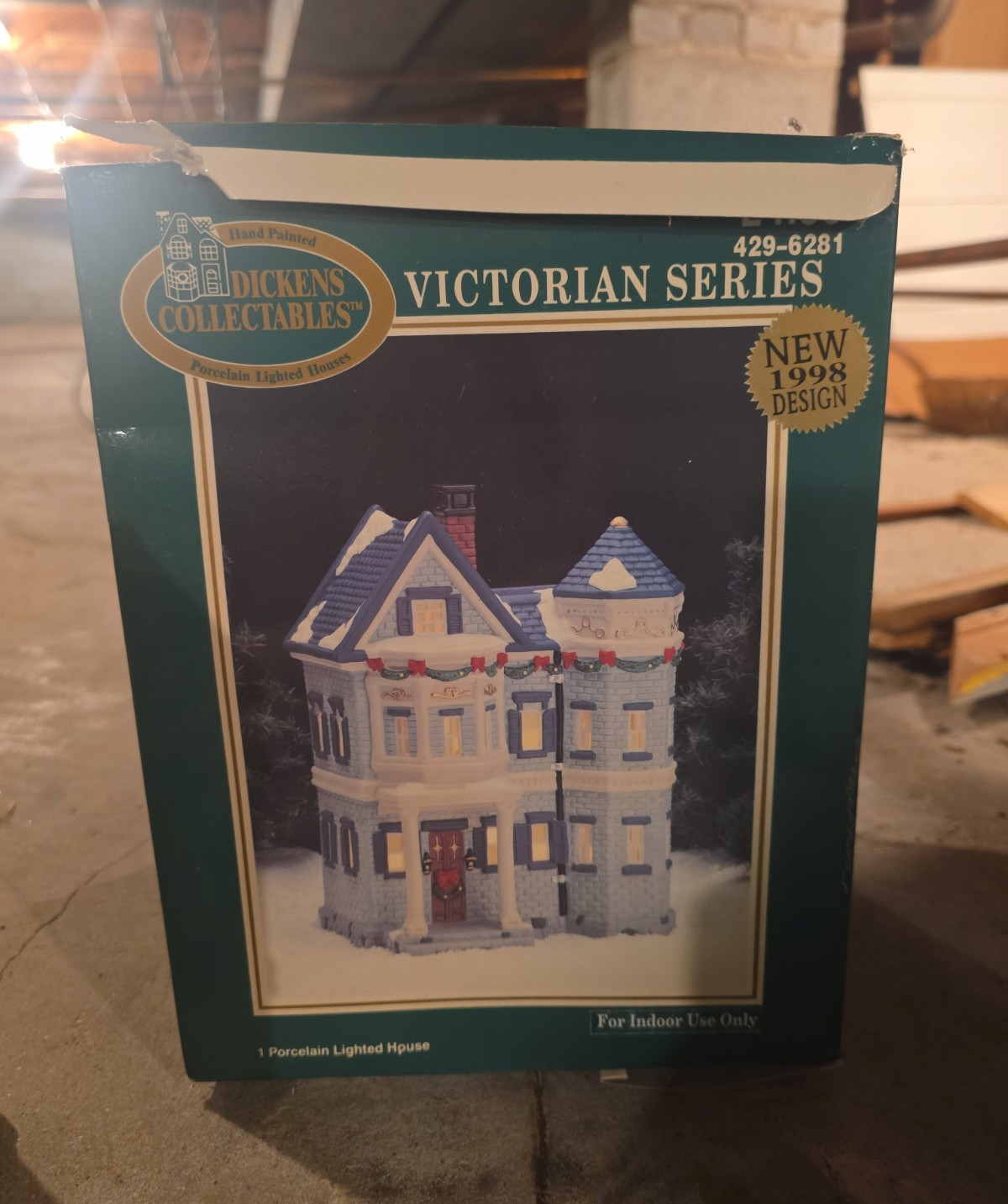 Dickens Collectables Victorian Series Illuminated Porcelain House, Boxed 1998