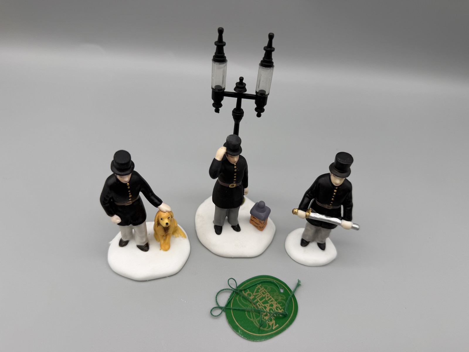 Vintage Dept 56 Heritage Village Constables 3 Porcelain Figurines & Lampppost