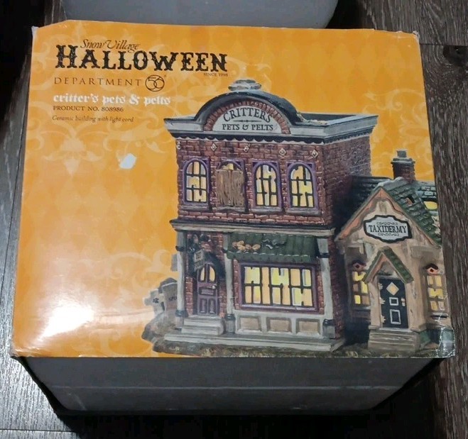 2010 Dept 56 Critter’s Pets & Pelts WORKS #808986 Halloween Village