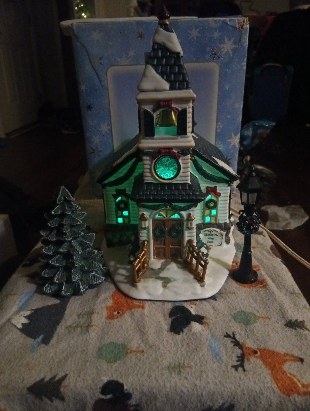 2001 Hershey’s Holiday Village Church Lighted With Original Packaging