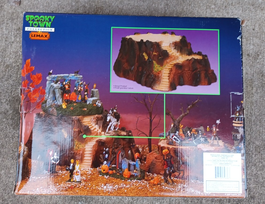 Lemax Spooky Town Halloween Hill Top Display Platform 74636 Retired 2007 DAMAGED