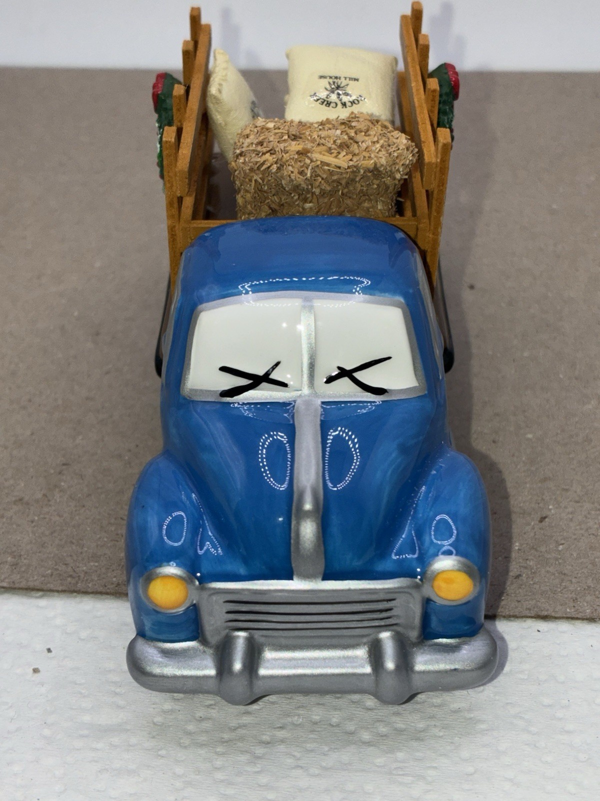 Department 56 Snow Village Farmer’s Flatbed Miniature Truck 54955