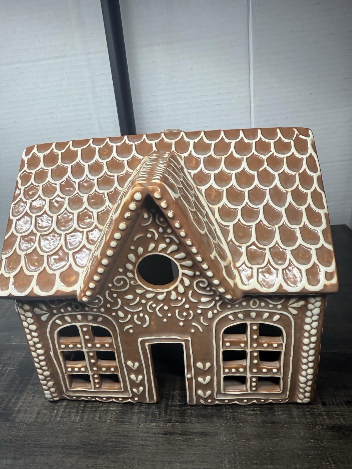 Pottery Barn / Handcrafted Gingerbread Village House, Stoneware, WIDE 7″H