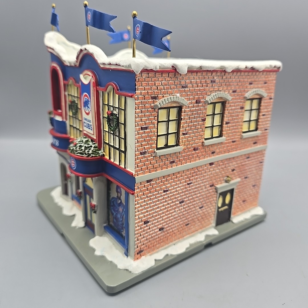 Rare Hawthorne Village Chicago Cubs Souvenir Shop 2004 Christmas Village Lighted