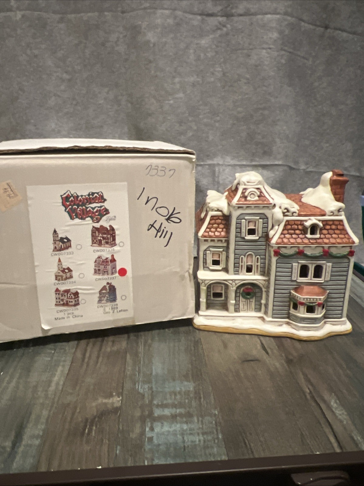 Lefton Colonial Village THE NOB HILL #07839 Christmas Lighted Tea Light