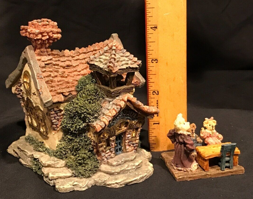 Boyds Bearly Built Villages Bearly A School Teacher Bear & Students Inside