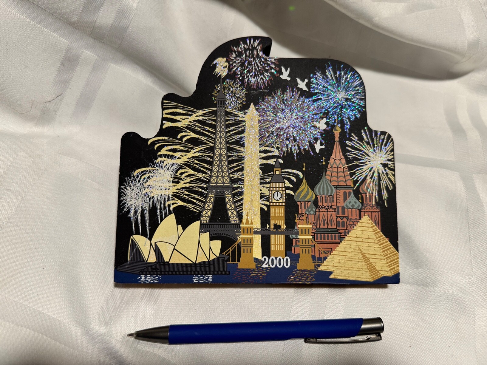 The Cat’s Meow Village – 2000 Global New Year’s Eve & Millennium Clock