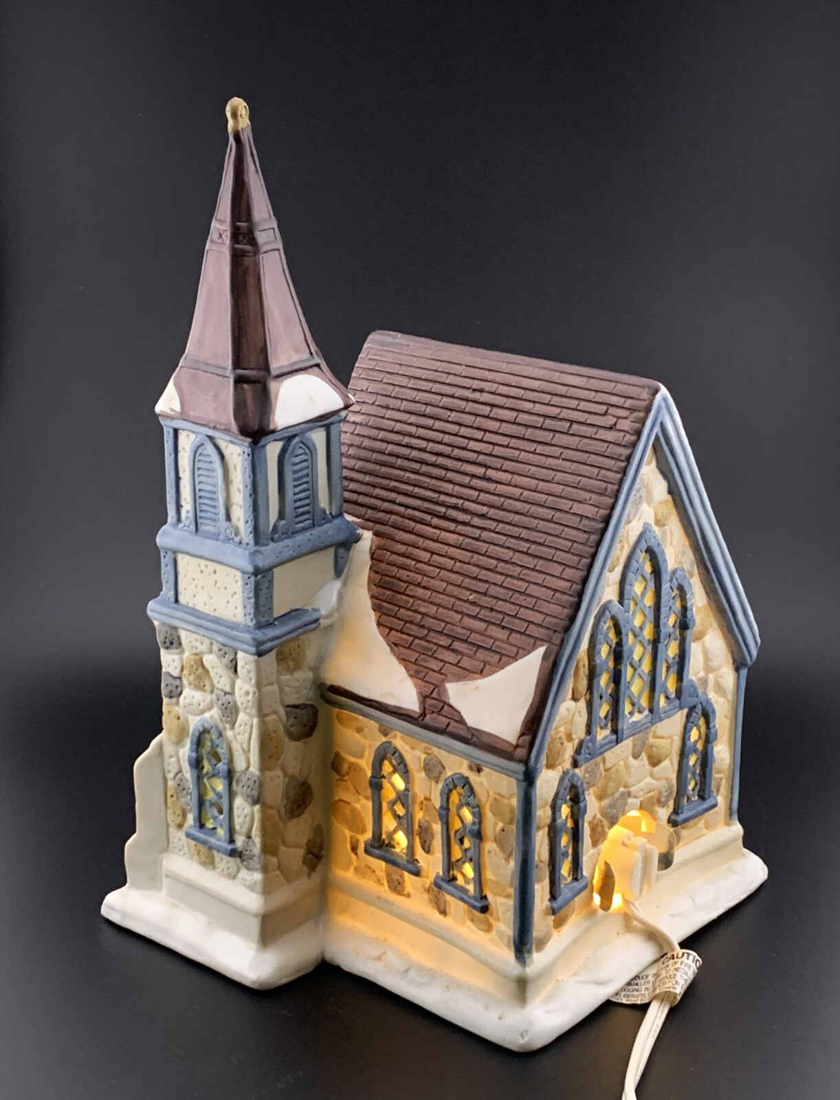 Christmas Village Porcelain Church Cathedral 1996 Lighted 10″ Four Star