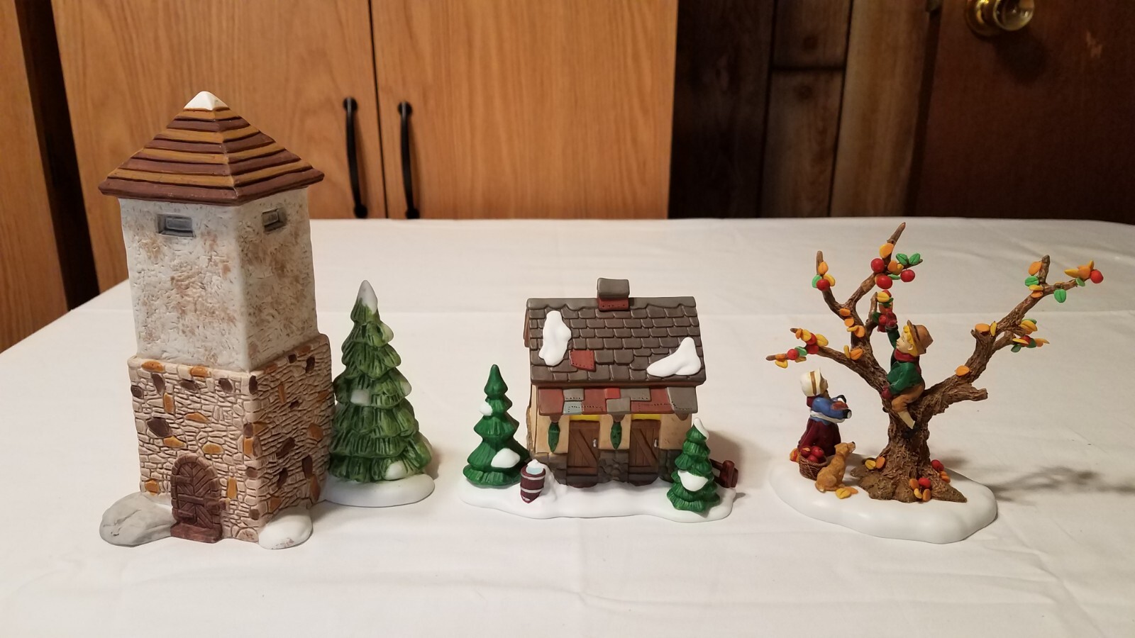 Dept 56 VILLAGES LOT Farm Workers Animals Fences 14 Items