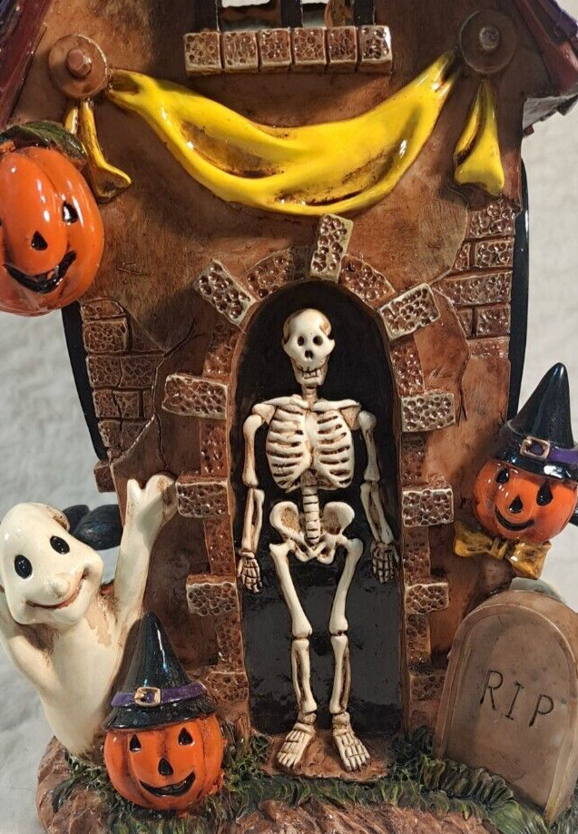 HAUNTED 12″ HALLOWEEN LIGHTED CASTLE W/WITCH/SKELETON/SKULL/BATS/PUMPKINS/GHOSTS