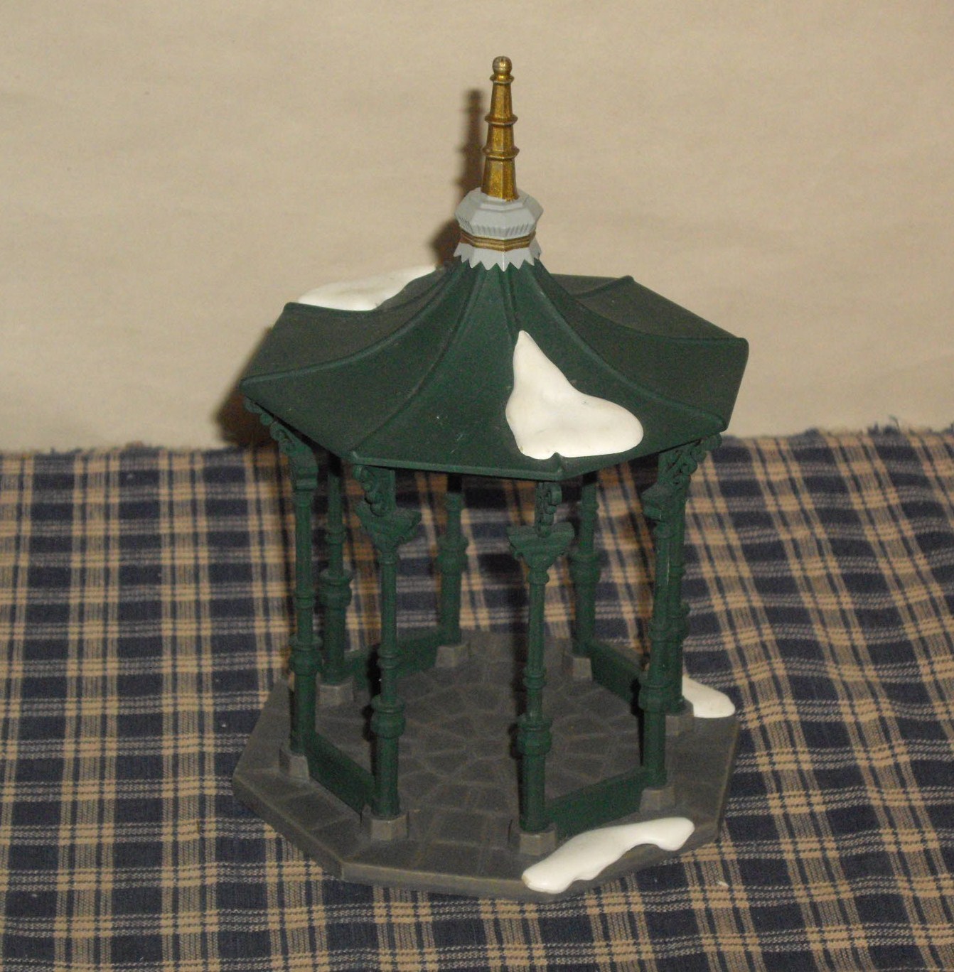 Dept. 56 Heritage Village Town Square Gazebo #5513-1 in box
