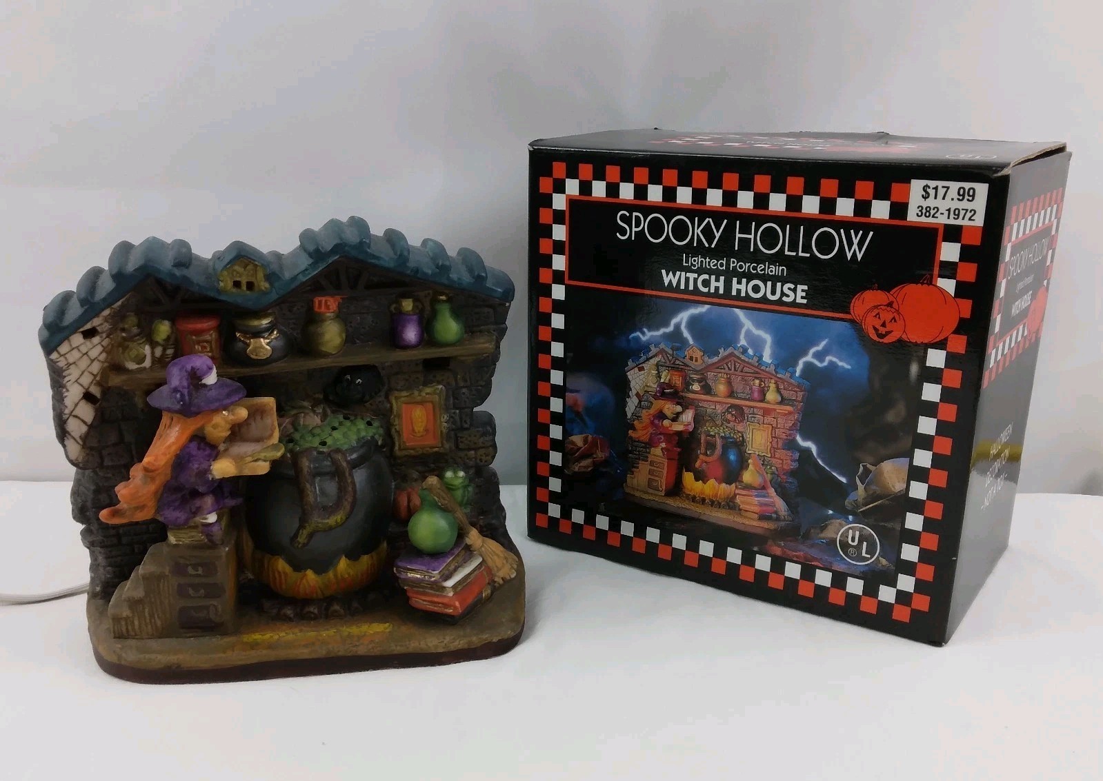 Vintage Halloween Spooky Hollow Lighted Porcelain Witch House Flicker Flame Bulb