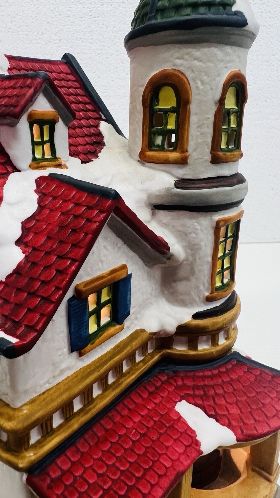 Copperfield Keepsake “Gifts & Antiques” Porcelain Lighted House Excellent !