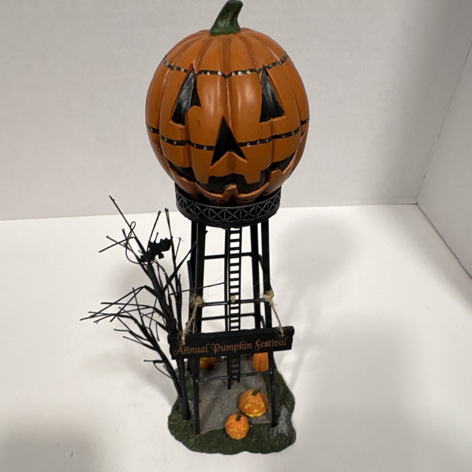 Department 56 Halloween Village Pumpkin Water Tower Resin Painted Boxed 1pc