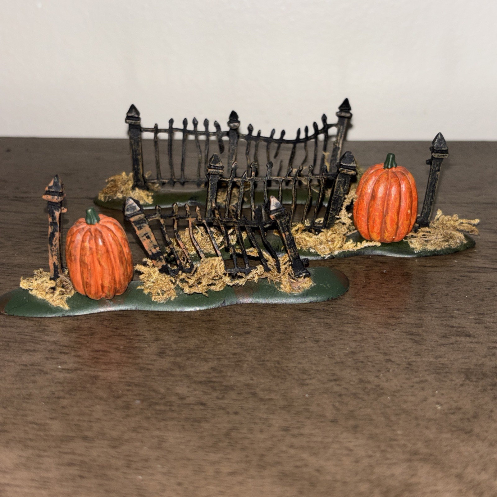 Witch Way Flight School Dept 56 Diorama Miniature Fences Pumpkins Halloween
