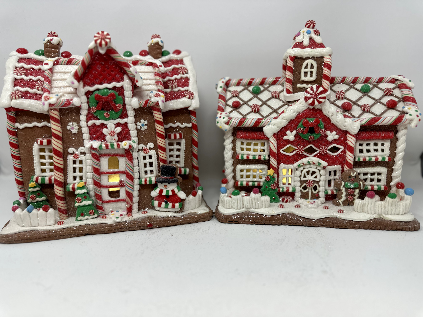 Lighted Gingerbread House, Christmas Village, Brown, Red, White, NEW 9.5″ Indiv
