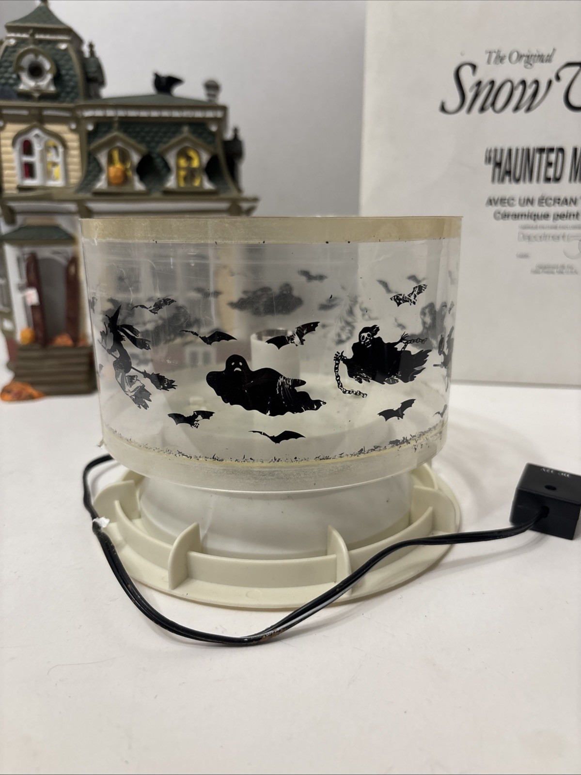 1998 Snow Village Haunted Mansion Projection No Light Works See Pictures Read