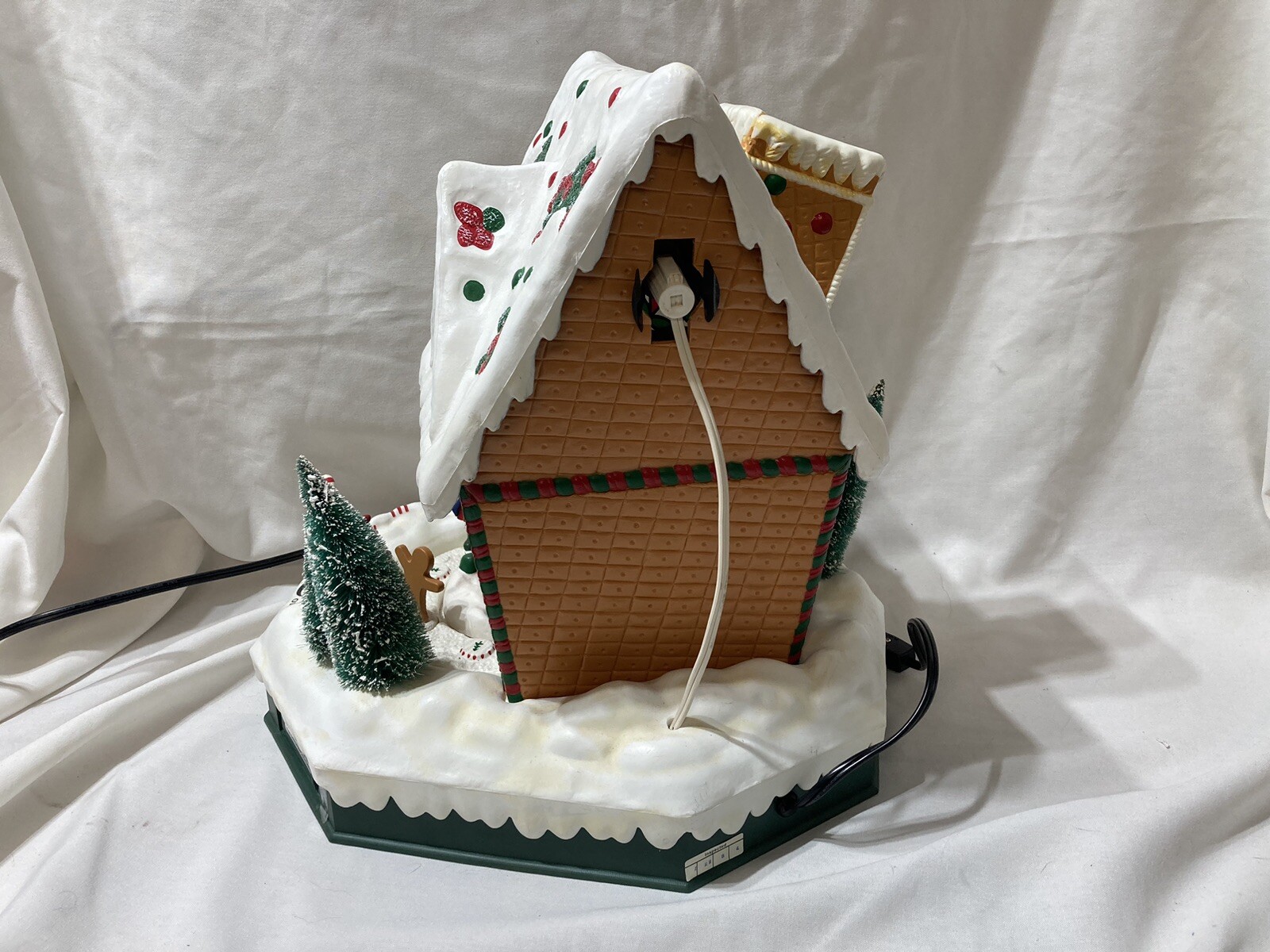 Holiday Creations Christmas Gingerbread House Animated Lighted Musical Vintage