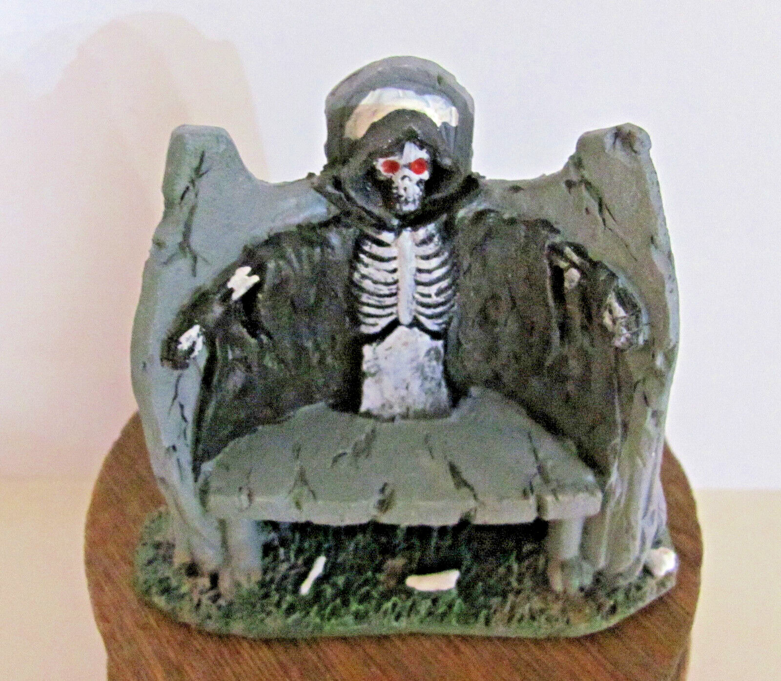 Lemax Spooky Town Accessory – Reaper Bench #34608
