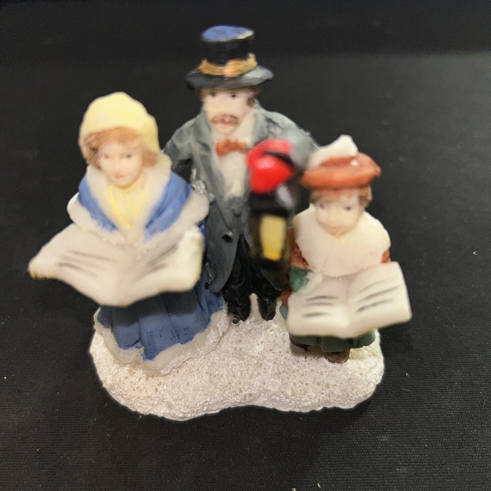 Holiday Time Santas Workbench Christmas Village Family Singing Caroling 1A