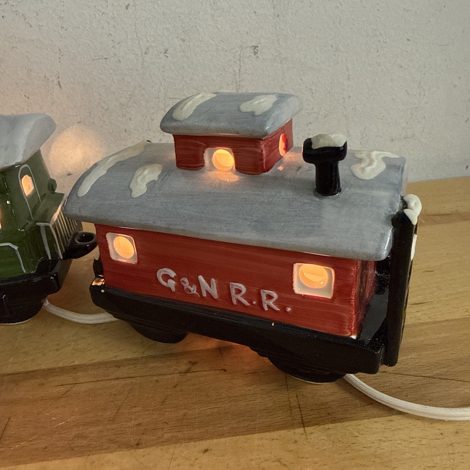 DEPT 56 G&N.R.R Ceramic Train Cars – Set of 3 – With Box – Working- LOOK