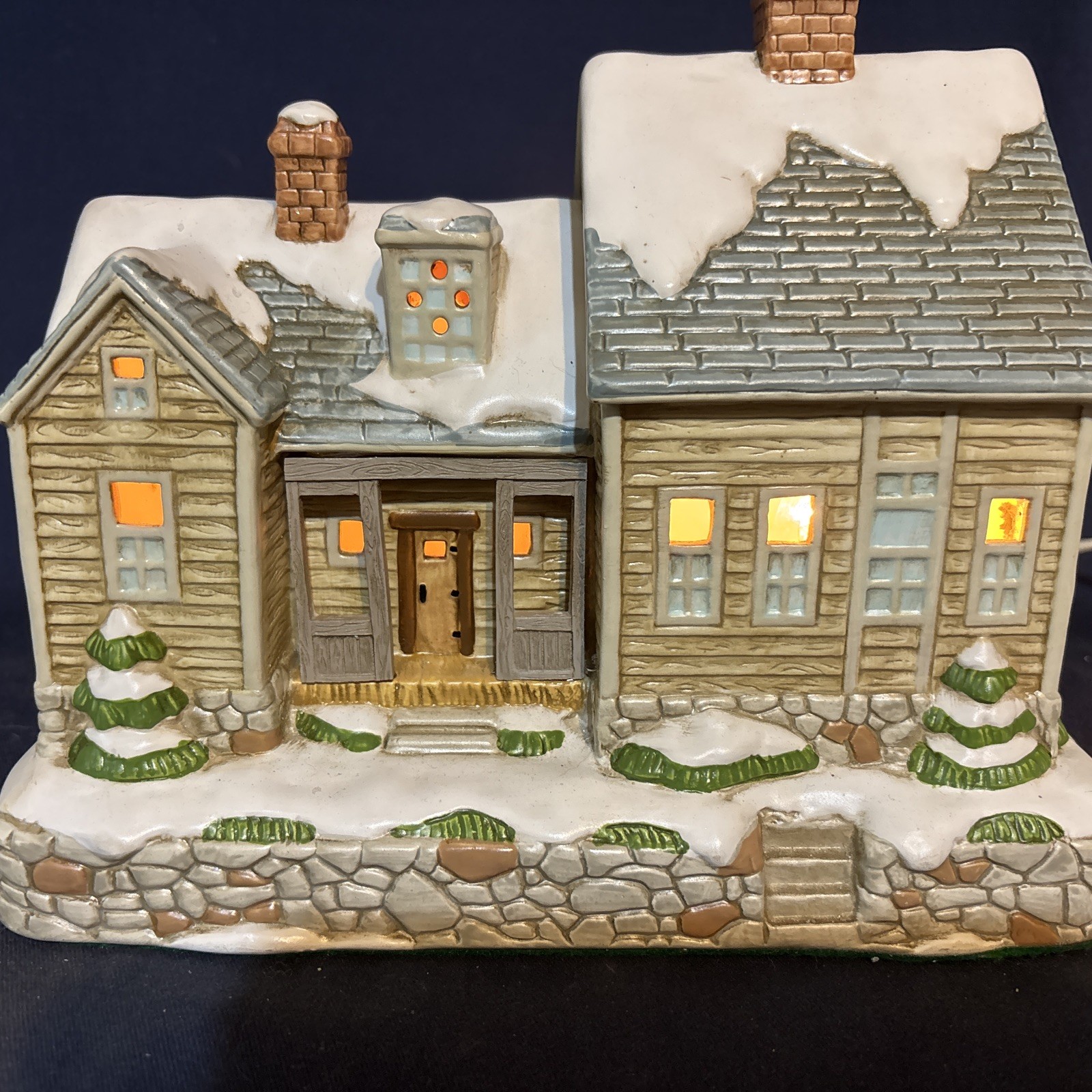 Lefton Colonial Christmas Village Fellowship Place 2000 Limited Edition in Box
