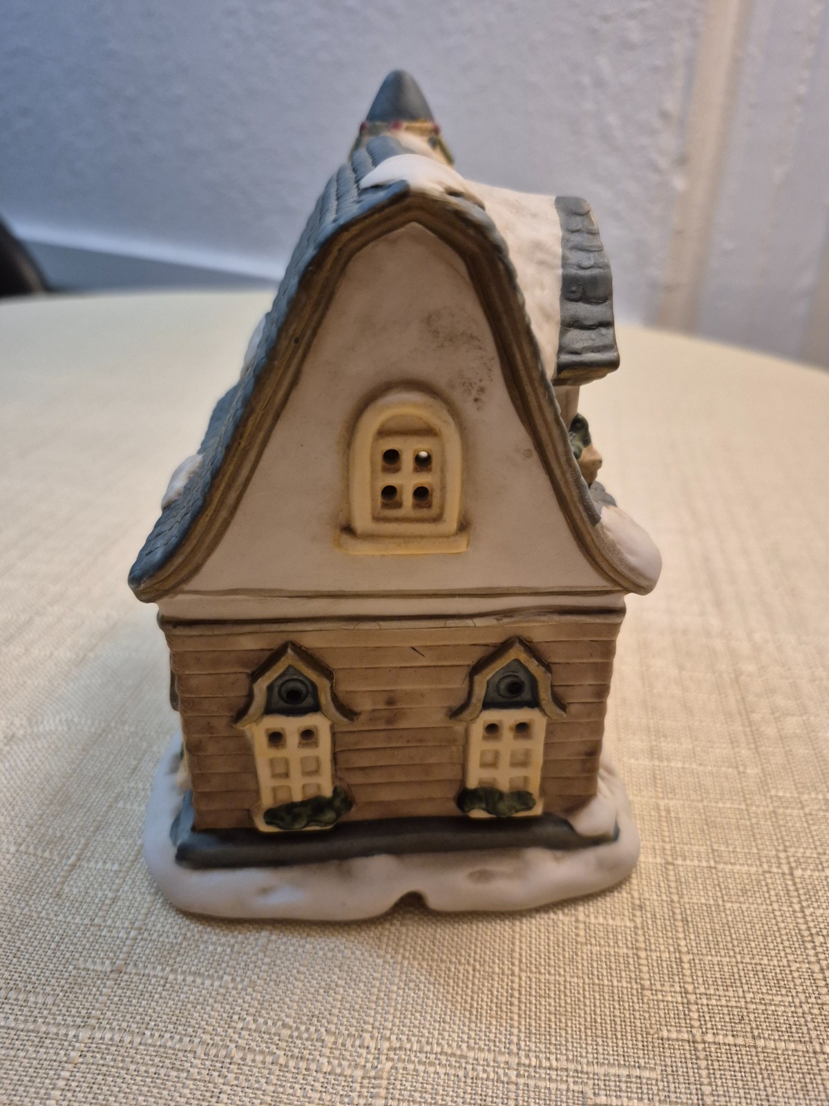 Grandeur Noel Snowflake Village 1994 Collector’s Edition Gift Shop/General Store